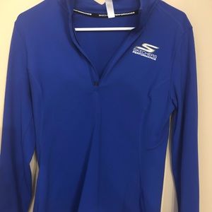 Sketchers Performance Pull over